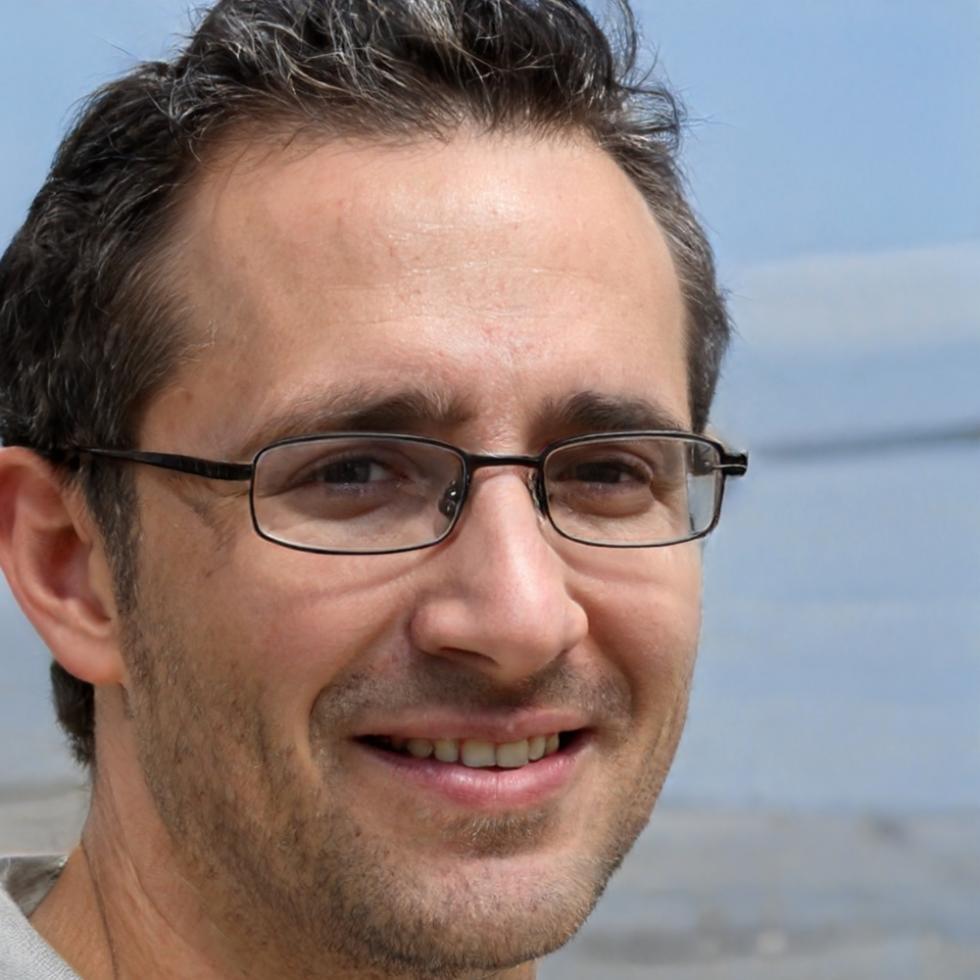 Данияр Абаев - ведущий консультант по социальным программам